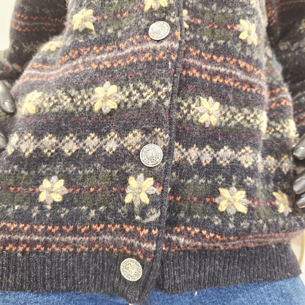 Vintage TWIK Shetland Wool Cardigan – Floral Stripe Pattern – Hong Kong size M - Picture 6 of 14